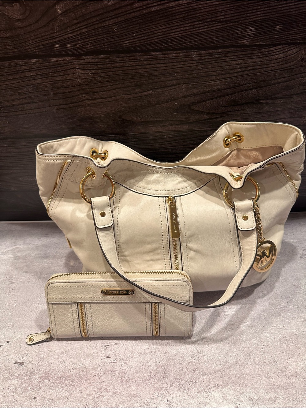 Michael Kors Moxley Cream Leather Tote Bag & Wallet Set Pristine Interior
